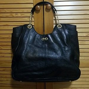 Salvatore Ferragamo Betulla large Tote in black.